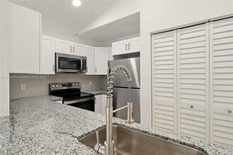 5202 NW 187th St in Miami Gardens, FL - Building Photo - Building Photo