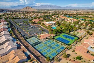 2805 Hanging Rock Dr in Las Vegas, NV - Building Photo - Building Photo