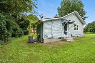 1612 W Church St in Elizabeth City, NC - Building Photo - Building Photo