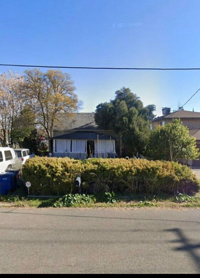 property at 814 Park St