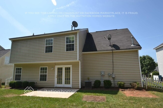 8138 Chatham Oaks Dr in Concord, NC - Building Photo - Building Photo