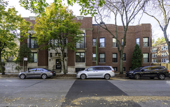 property at 5000 S Woodlawn Ave