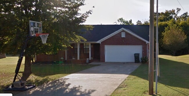 137 Laredo Cir in Huntsville, AL - Building Photo - Building Photo