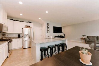 3297 Cres Falls Way in Maineville, OH - Building Photo - Building Photo