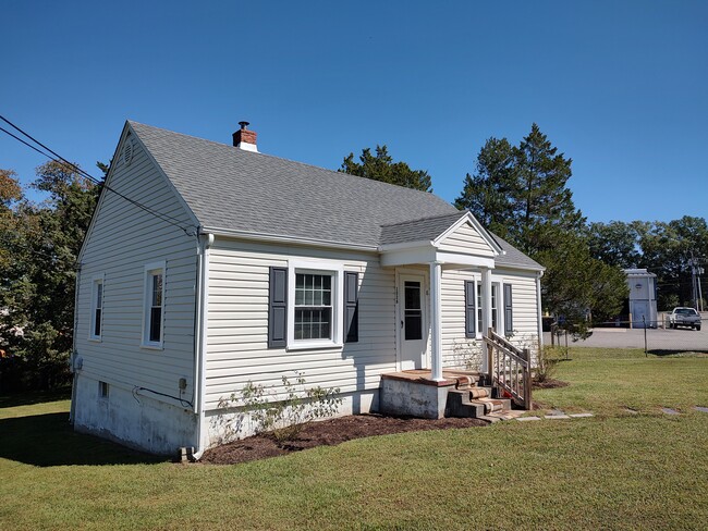 1026 Spencer Ln in Halifax, VA - Building Photo - Building Photo