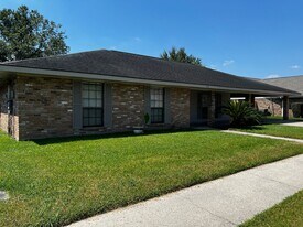 116 Canada Dr in Lafayette, LA - Building Photo