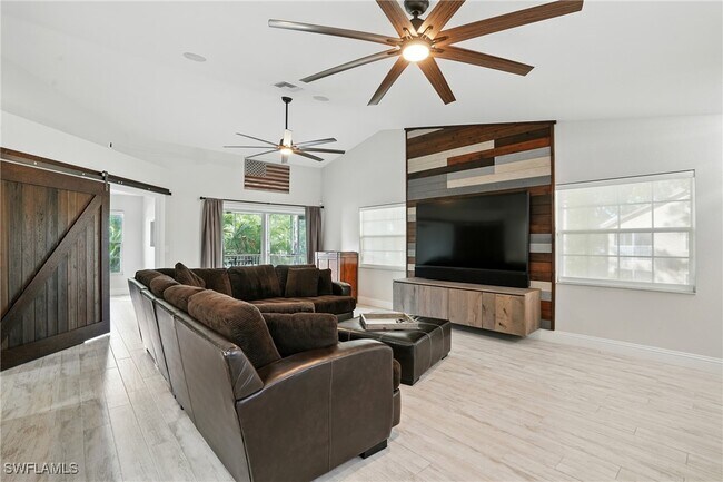 9624 Crescent Garden Dr in Naples, FL - Building Photo - Building Photo