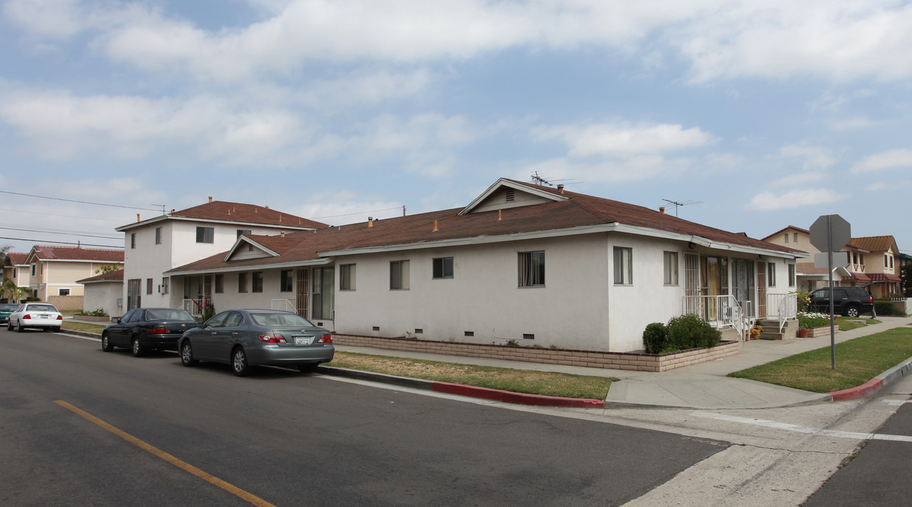 18602 Arline Ave in Artesia, CA - Building Photo