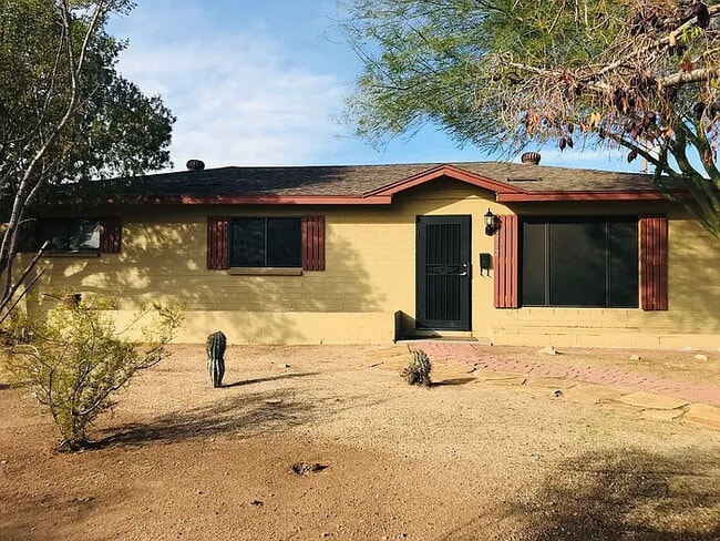 property at 5812 N 22nd Dr