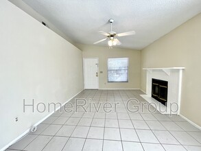 14733 Norwood Oaks Dr in Tampa, FL - Foto de edificio - Building Photo