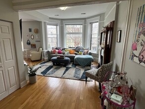 715 W Roscoe St, Unit 2 in Chicago, IL - Building Photo - Building Photo