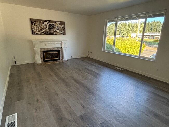 2248 Madrona Dr SE in Port Orchard, WA - Building Photo - Building Photo