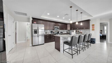 569 Croydon Ave S in Lehigh Acres, FL - Building Photo - Building Photo