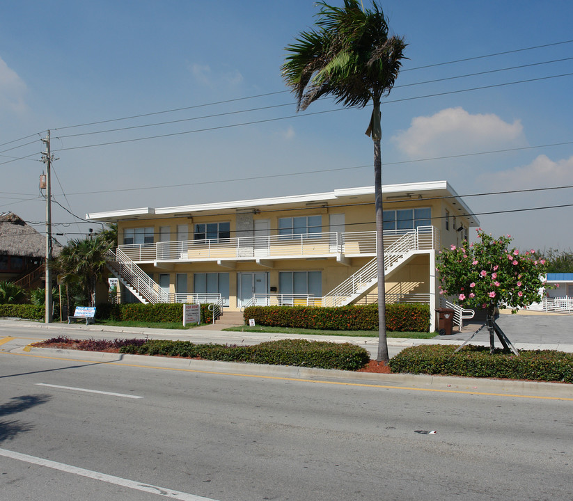 1406 N Ocean Dr in Hollywood, FL - Building Photo