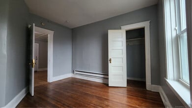 218 West St in Bristol, CT - Building Photo - Building Photo