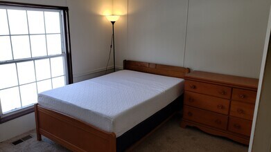 140 Hoag Cross Rd in Delhi, NY - Foto de edificio - Building Photo