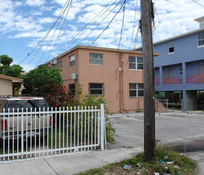 1771 NW 19th Ter in Miami, FL - Building Photo - Building Photo