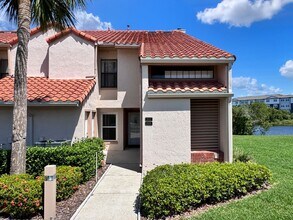 2006 Garden Lake Dr in Winter Haven, FL - Building Photo - Building Photo