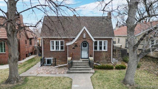 property at 712 Harrison St