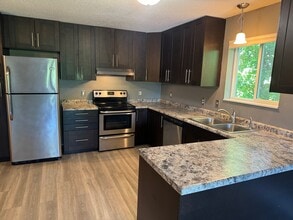 431 Central AVE W, Unit 206 in Mora, MN - Building Photo - Building Photo