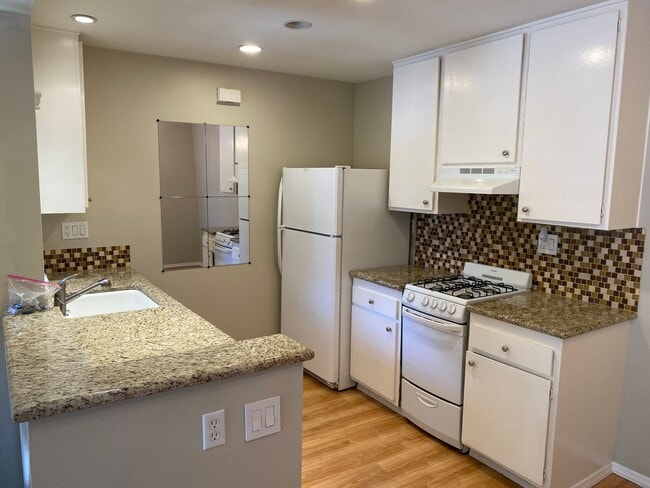 4569 Alamo St in Simi Valley, CA - Building Photo - Building Photo