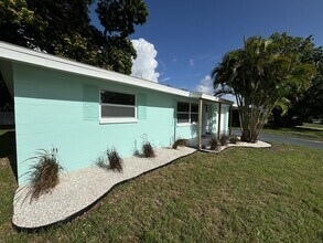 11186 116th St in Largo, FL - Building Photo - Building Photo