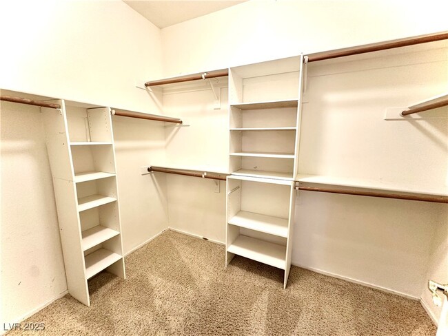 10721 Vemoa Dr in Las Vegas, NV - Building Photo - Building Photo