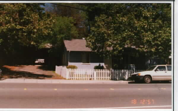 2077 Solano Way in Concord, CA - Building Photo - Building Photo