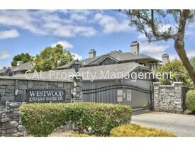 1060 Padre Dr in Salinas, CA - Building Photo