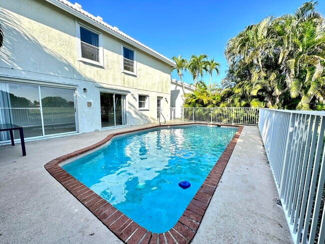 2698 Linkside Dr in Wellington, FL - Building Photo - Building Photo
