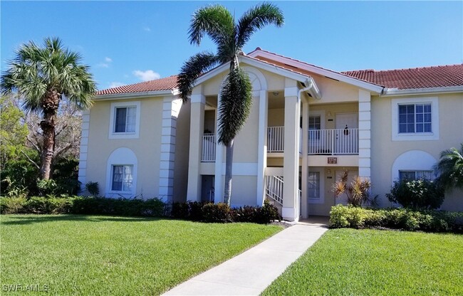 7774 Jewel Ln in Naples, FL - Foto de edificio - Building Photo