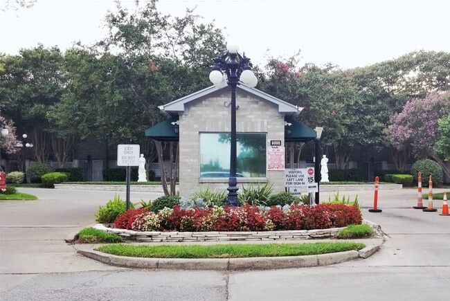 6000 Reims Rd in Houston, TX - Foto de edificio - Building Photo