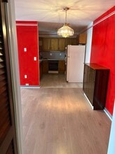 1274 E Main St, Unit D13 in Meriden, CT - Foto de edificio - Building Photo