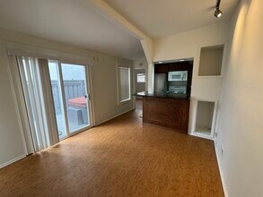 217 Kelp St, Unit 217 Kelp St. in Manhattan Beach, CA - Building Photo - Building Photo