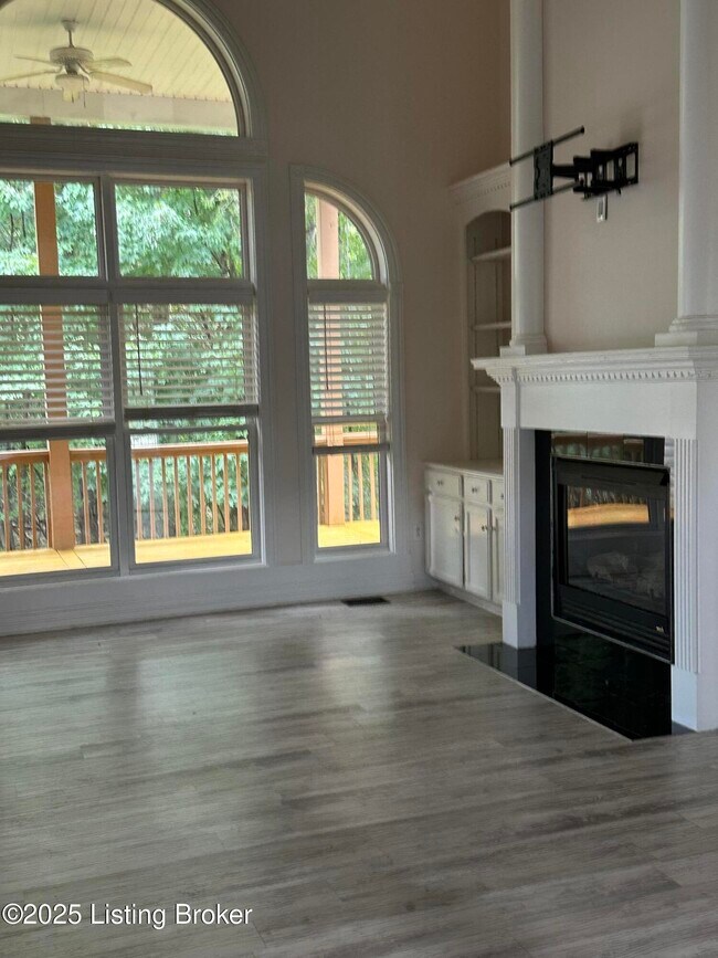 17014 Ashburton Dr in Louisville, KY - Building Photo - Building Photo