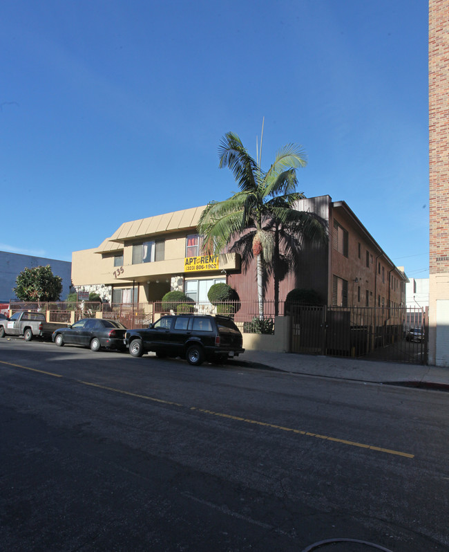 735 Bonnie Brae St in Los Angeles, CA - Building Photo - Building Photo