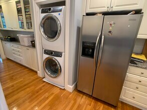 1199 Beacon St, Unit 3 in Brookline, MA - Building Photo - Building Photo