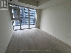 8960 Jane St in Vaughan, ON - Building Photo - Building Photo