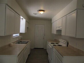 321 Sesame Dr in Mesquite, TX - Foto de edificio - Building Photo
