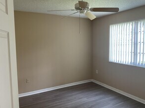 4155 N Haverhill Rd in West Palm Beach, FL - Building Photo - Building Photo