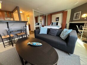 840 Turquoise St in San Diego, CA - Building Photo - Building Photo