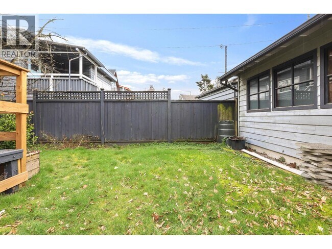 3174 W 10th Ave in Vancouver, BC - Building Photo - Building Photo