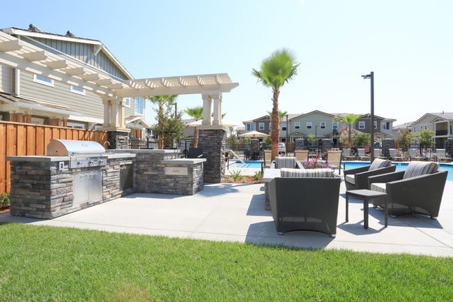 The Reserve Rohnert Park in Rohnert Park, CA - Building Photo - Building Photo