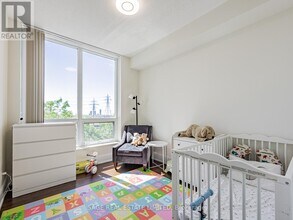 15 Viking Ln in Toronto, ON - Building Photo - Building Photo