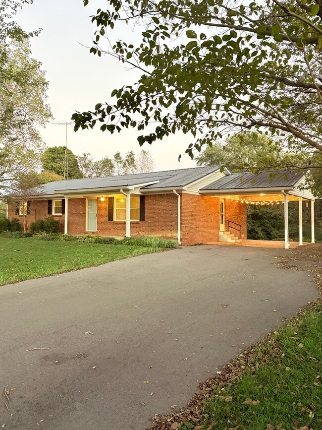 660 Plano Richpond Rd in Bowling Green, KY - Building Photo - Building Photo