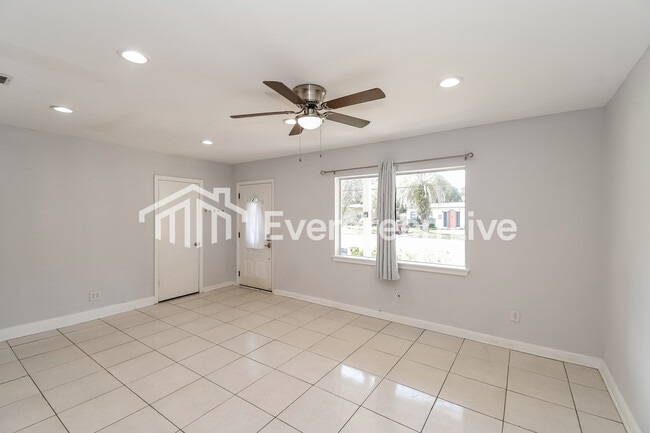 2835 Belair Rd W in Jacksonville, FL - Building Photo - Building Photo