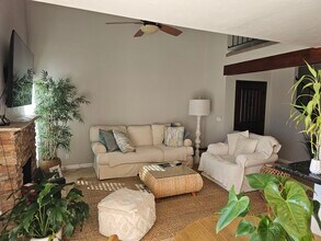 853 Mola Vista Way in Solana Beach, CA - Building Photo - Building Photo