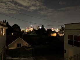 2032 Vista Del Mar Ave in Los Angeles, CA - Building Photo