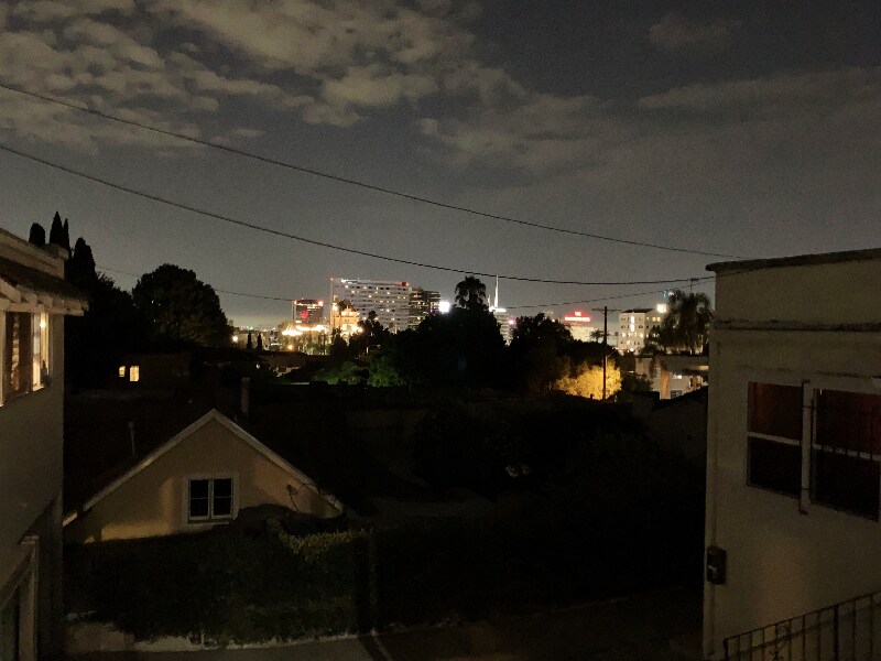 2032 Vista Del Mar Ave in Los Angeles, CA - Foto de edificio