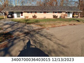 1681 Brentwood Dr, Unit 1681 in Springfield, OH - Building Photo